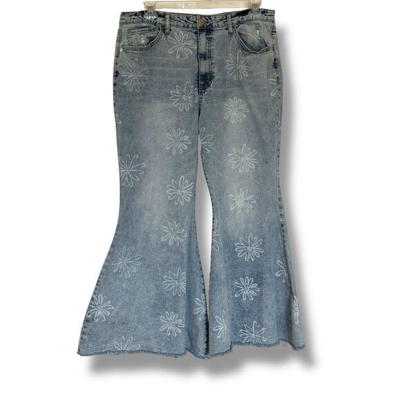 Wild Fable Highest Rise Extreme Flare Jeans Daisies Floral Frayed Hem 16 Boho - Picture 1 of 12